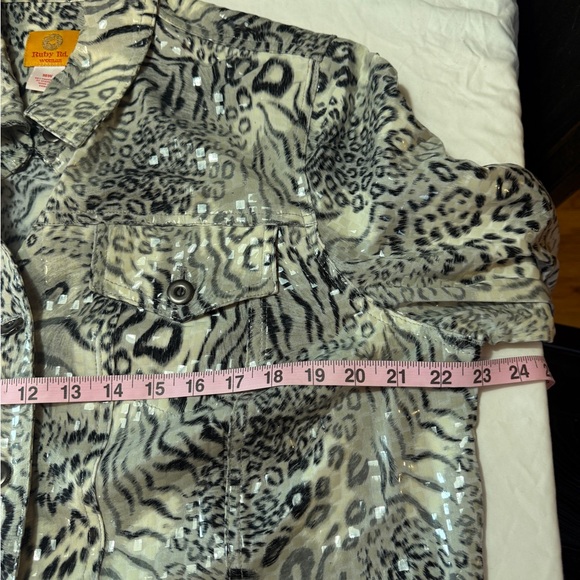 Ruby Rd Woman 16W Animal Print Sequin Jacket Blouse Button Front Stretch - Picture 5 of 5